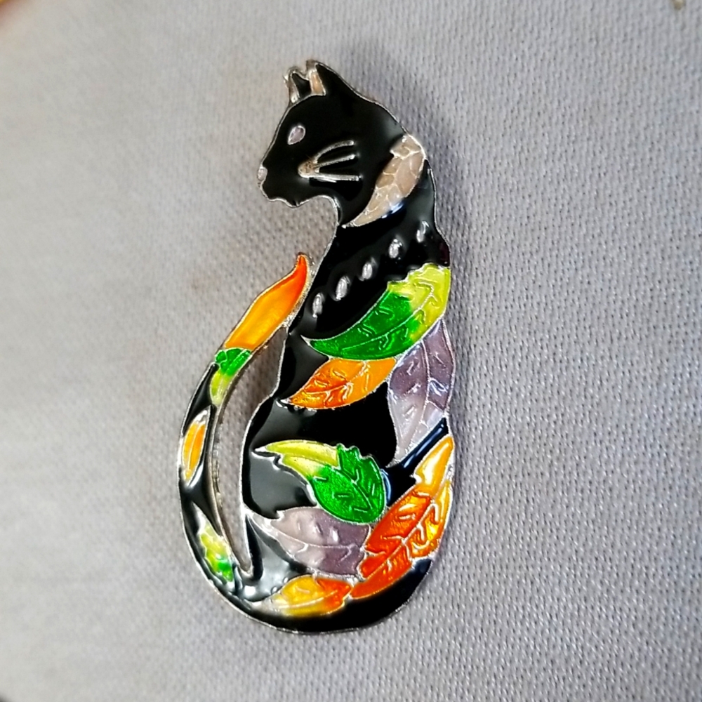 Designer SIGNED ENAMEL CLOISONNE CAT pin